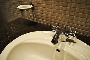 Alexander Palace Hotel 3*
