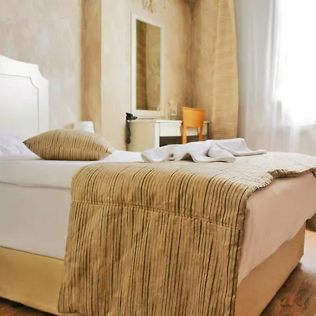 Hotel Alexander Palace 3*