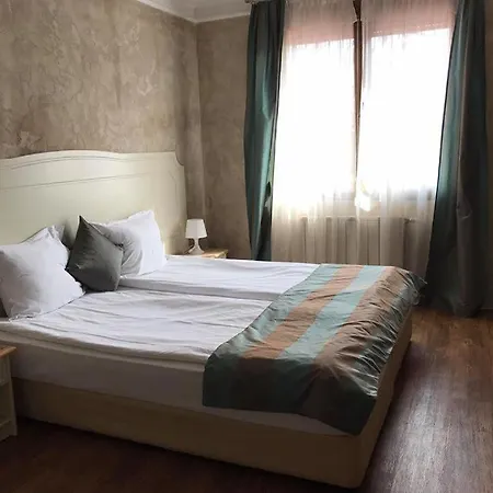 Alexander Palace Hotel