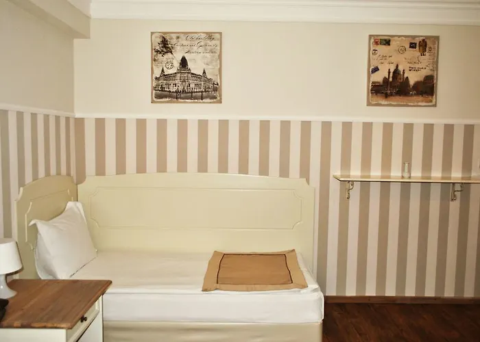 Alexander Palace Hotel