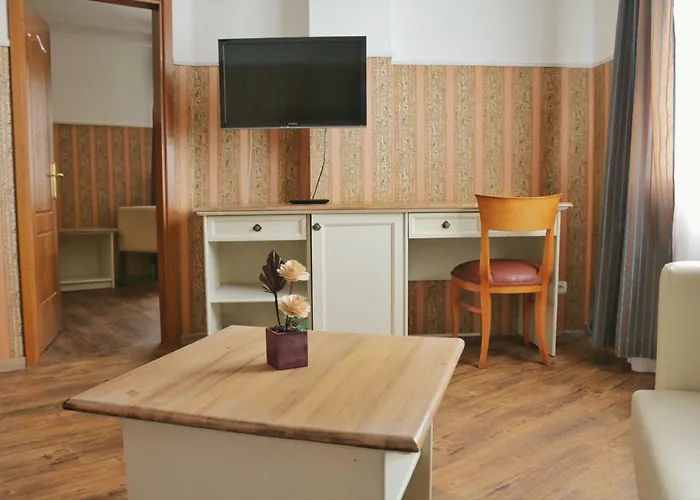 Hotel Alexander Palace