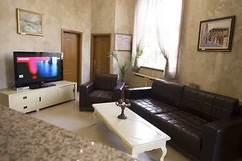 Alexander Palace Hotel 3*