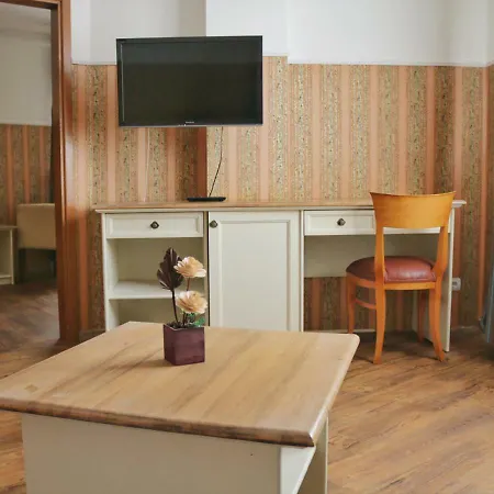 Hotel Alexander Palace